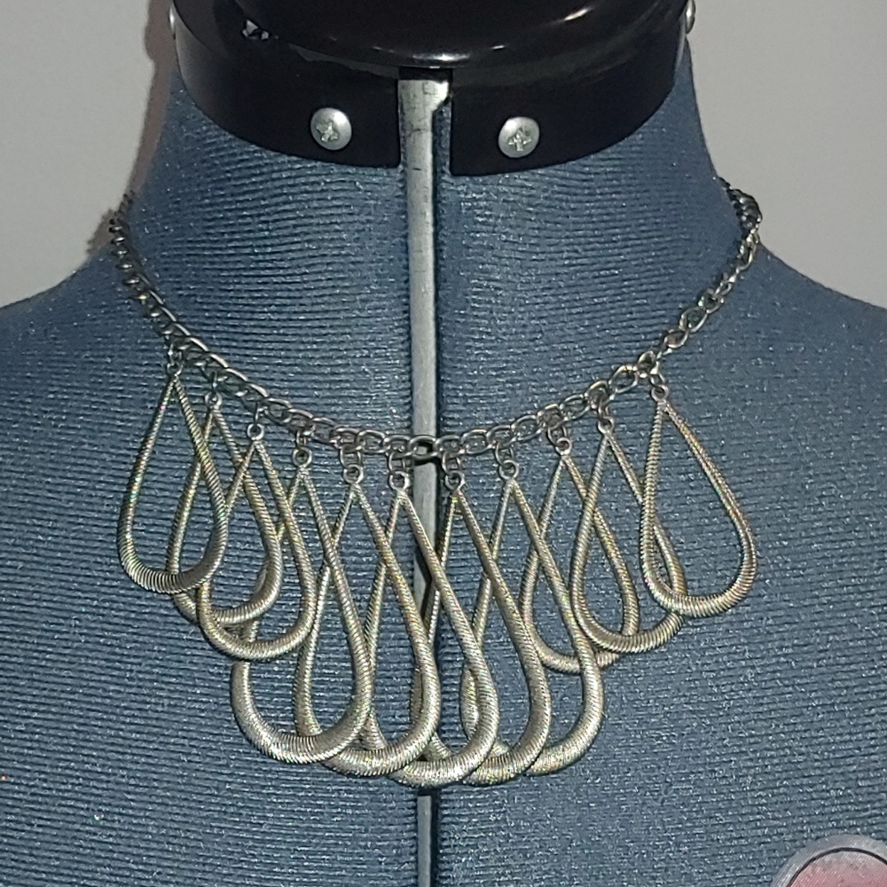 Silver Teardrop Necklace